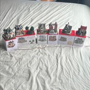 Charming Holiday Village Set - Multicolor